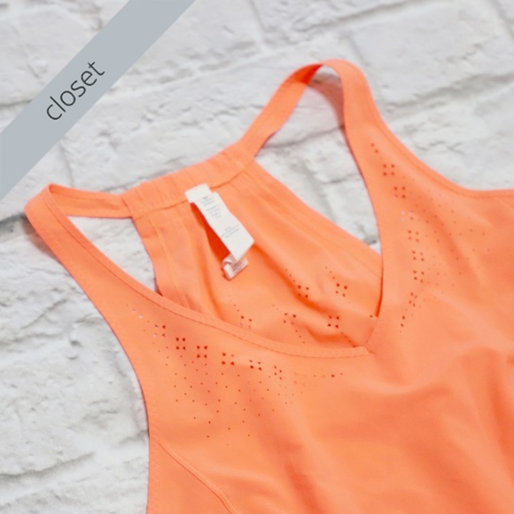 lululemon athletica Tops - Lululemon Vivid Orange In A Flash Singlet Size 8